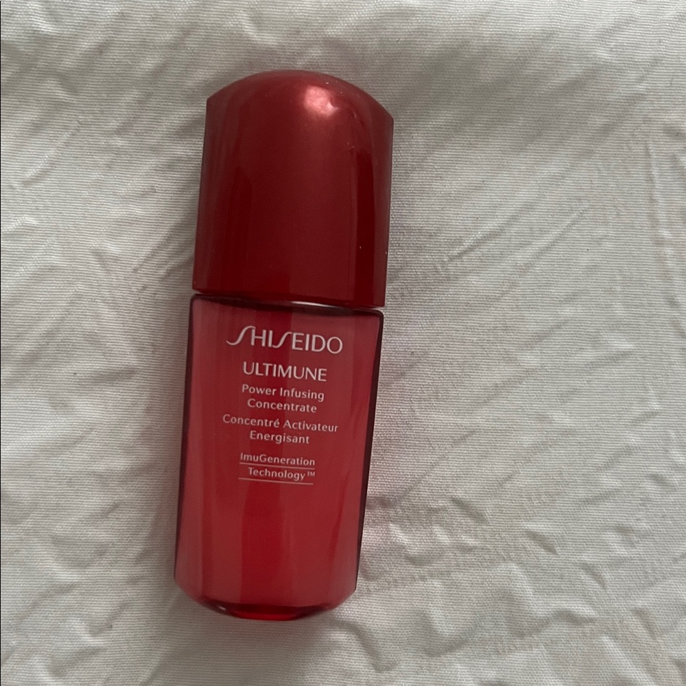 Shiseido Ultimune Power Infusing Concentrate in Bold Red